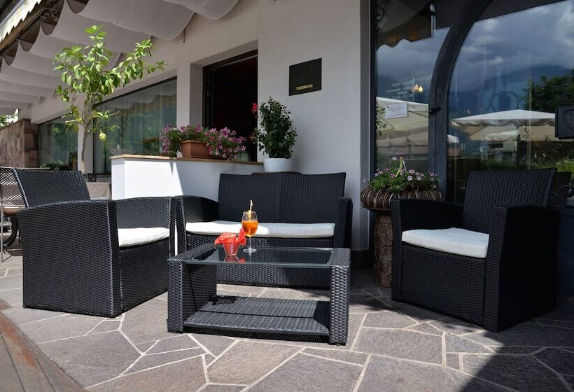 ホテル Pension Löwen