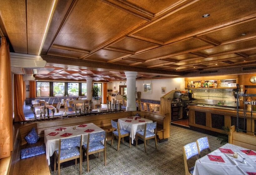 ホテル Pension Löwen