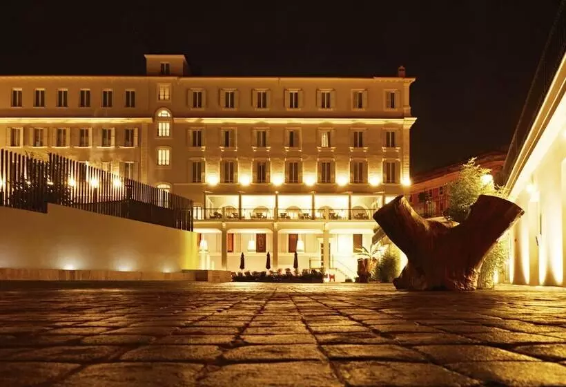Hotel The Building