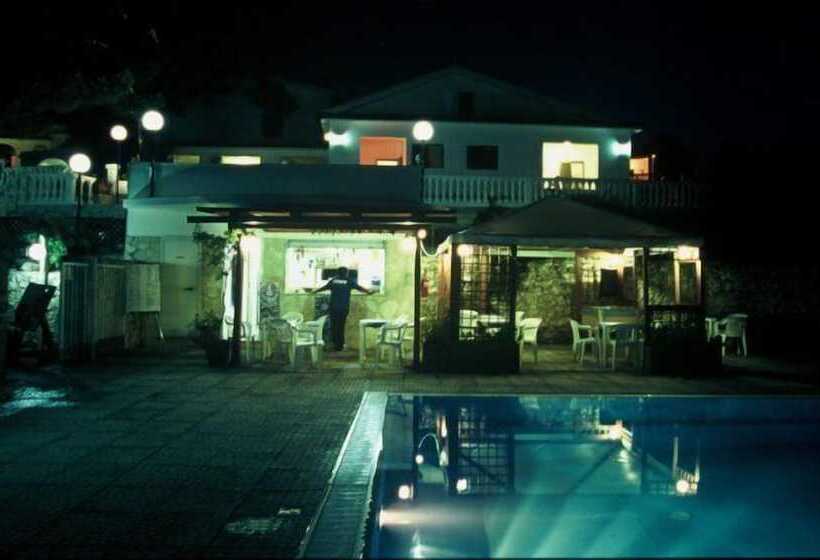 בית מלון כפרי Villa Carabella Residence