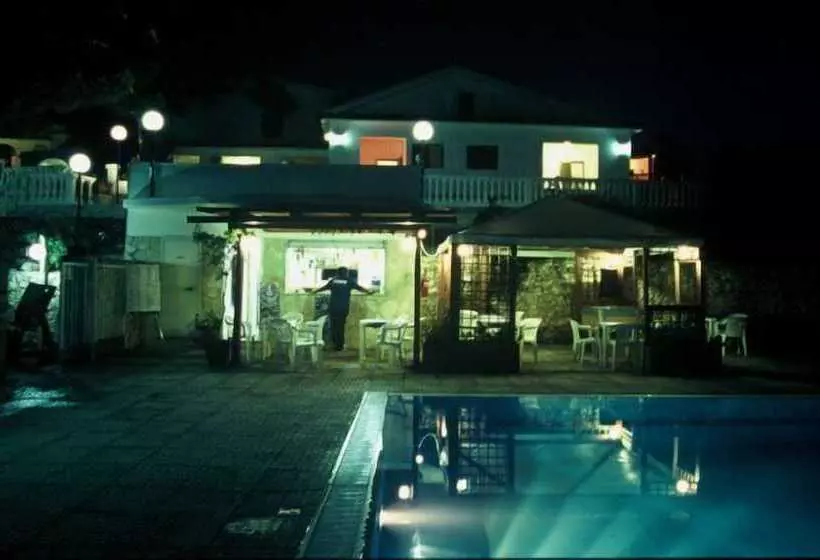 ホテル Villa Carabella Residence