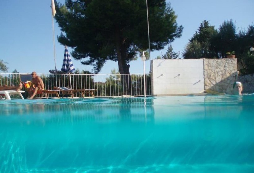 בית מלון כפרי Villa Carabella Residence