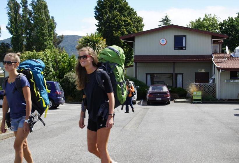 בית מלון כפרי Yha Te Anau