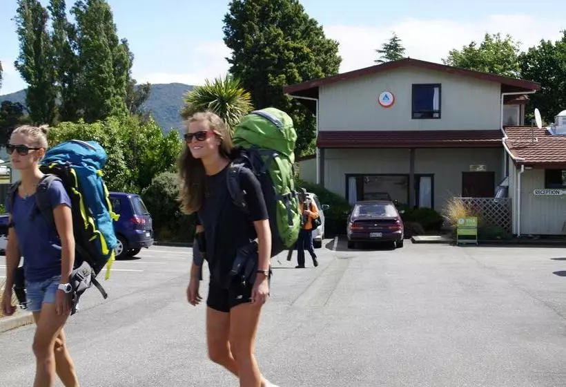 ホテル Yha Te Anau