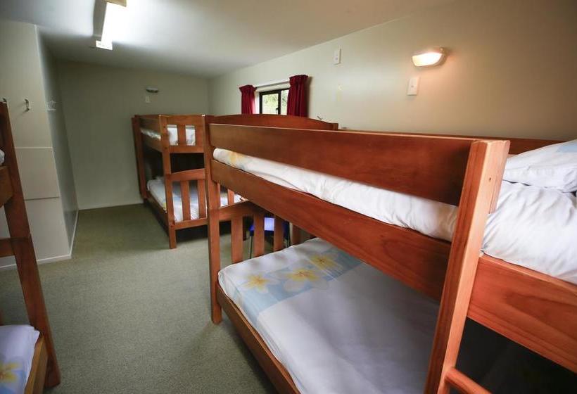 בית מלון כפרי Yha Te Anau