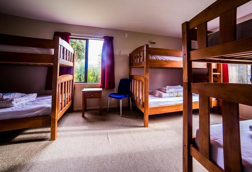 בית מלון כפרי Yha Te Anau