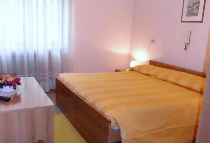 Hotelli Albergo Ristorante Cima I Pra