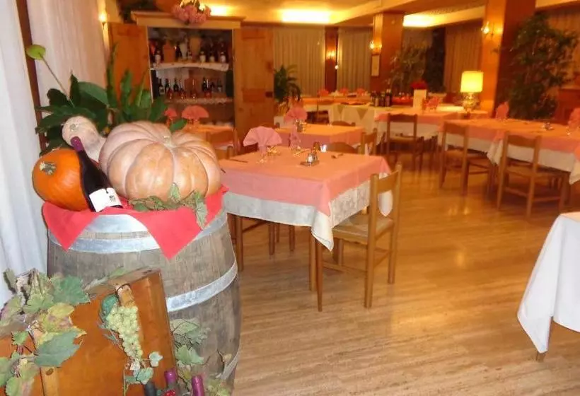 Hotelli Albergo Ristorante Cima I Pra