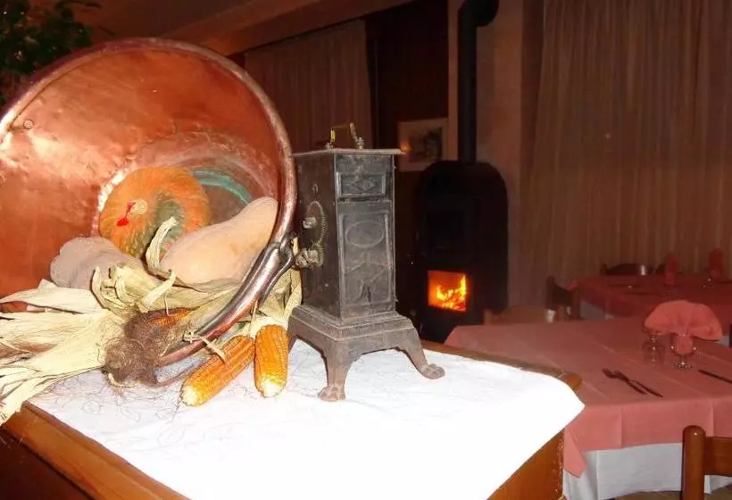Hotelli Albergo Ristorante Cima I Pra