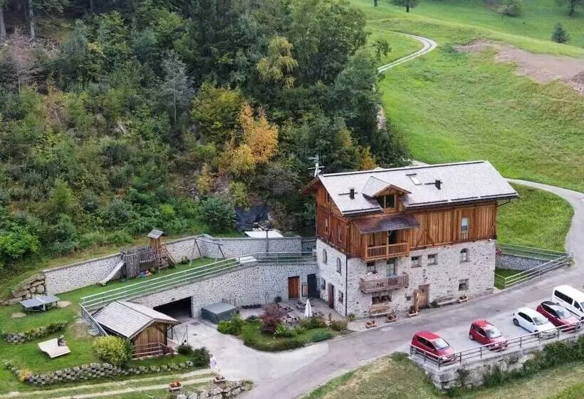 ホテル Chalet Val Di Rabbi