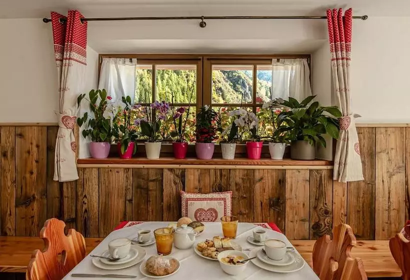 ホテル Chalet Val Di Rabbi