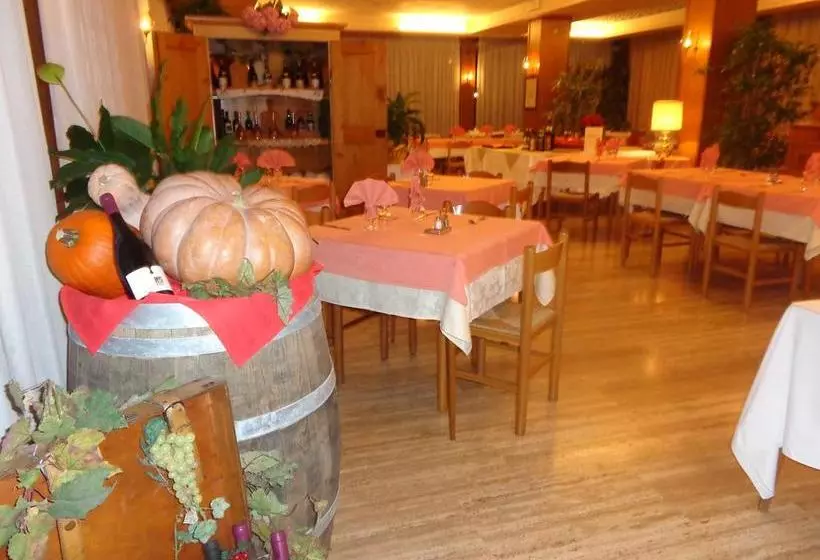 Hotelli Albergo Ristorante Cima I Pra