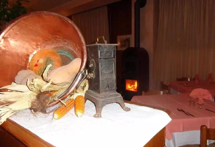 Hotelli Albergo Ristorante Cima I Pra