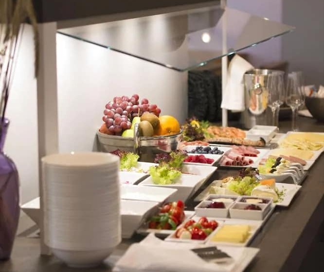 Отель Hof Galerie