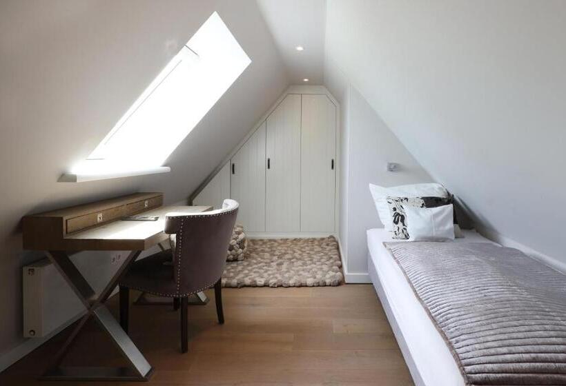 Отель Hof Galerie