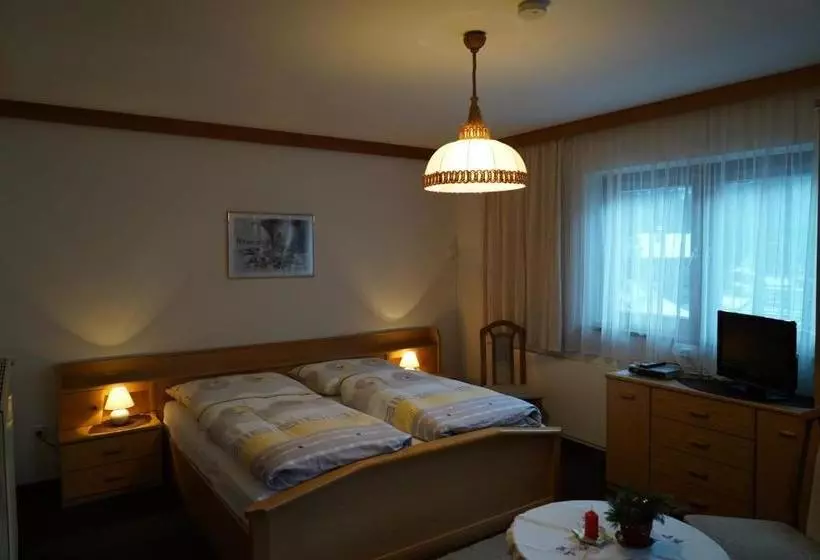 ホテル Gasthof Perfler