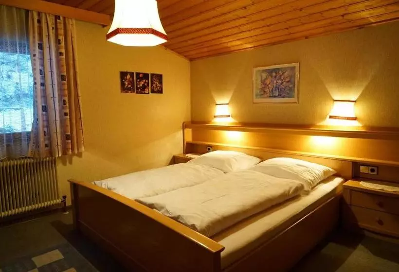 ホテル Gasthof Perfler