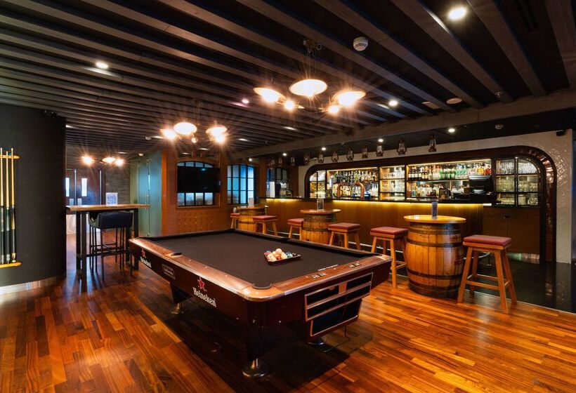 Отель The First Collection Marina