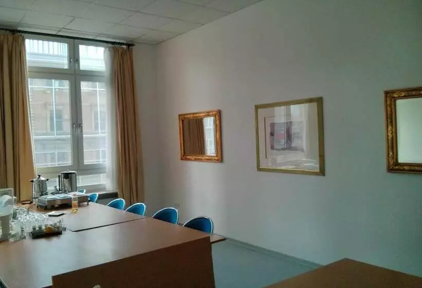 Willy Hotel Frankfurt