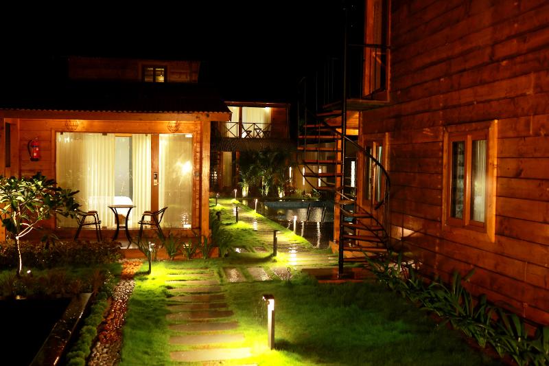 בית מלון כפרי Wooden Ecr Sea Resort