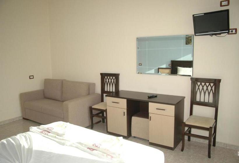 هتل Aleksandrus Jardin