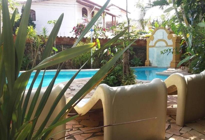 هتل Arraial Velho Pousada Tematica