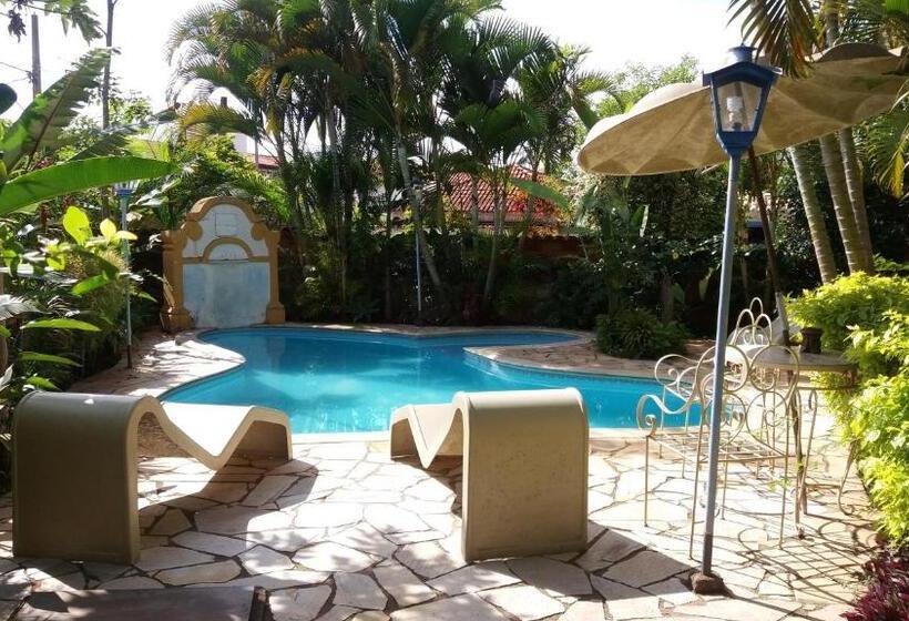 هتل Arraial Velho Pousada Tematica