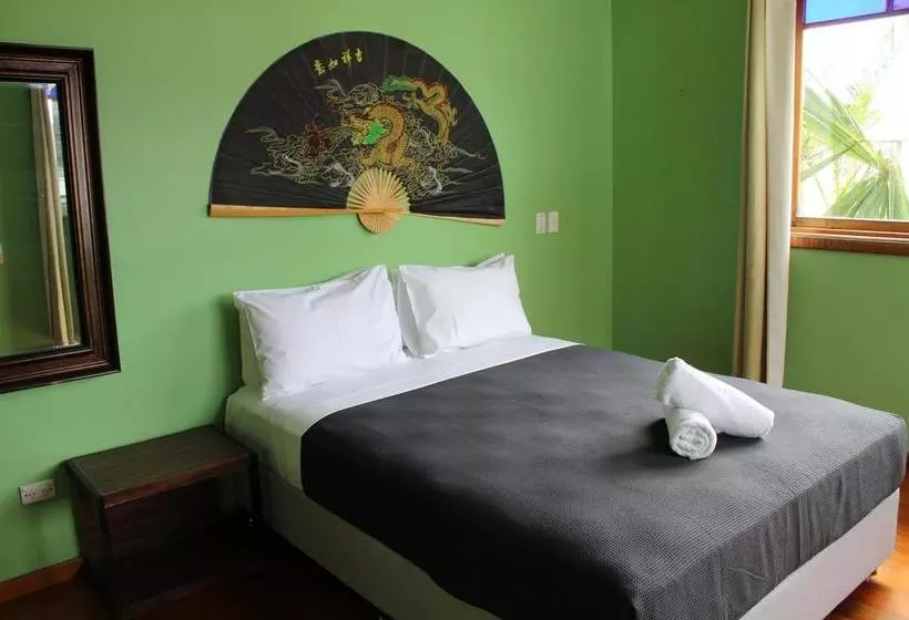 ホテル Colonial Court Holiday Apartments