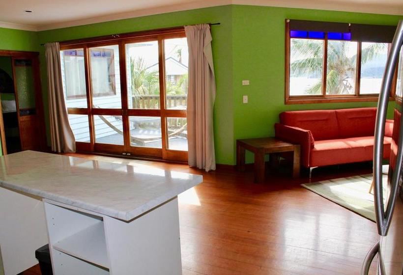 בית מלון כפרי Colonial Court Holiday Apartments