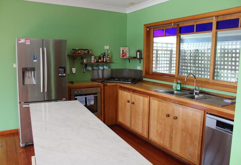 בית מלון כפרי Colonial Court Holiday Apartments