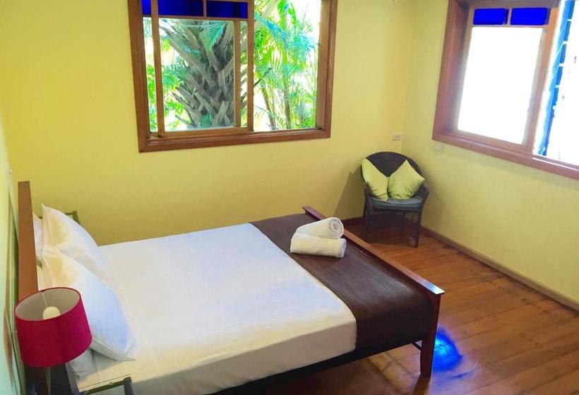 בית מלון כפרי Colonial Court Holiday Apartments