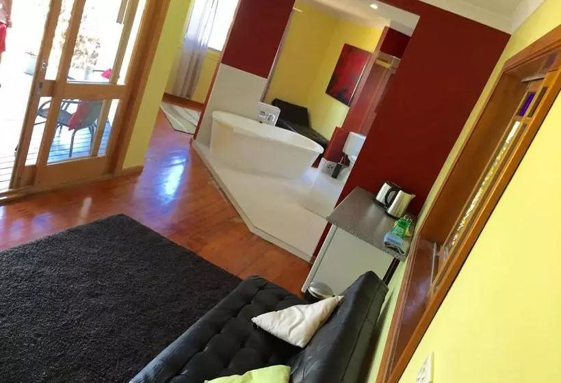 ホテル Colonial Court Holiday Apartments