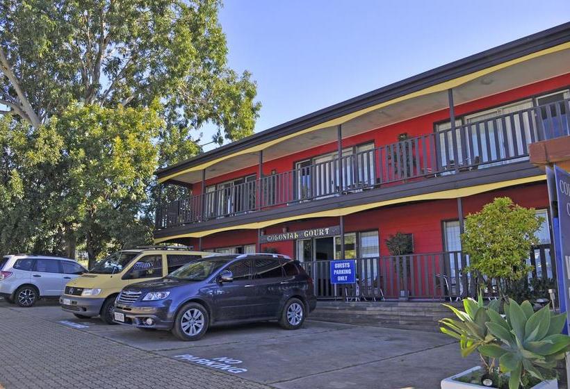 בית מלון כפרי Colonial Court Holiday Apartments