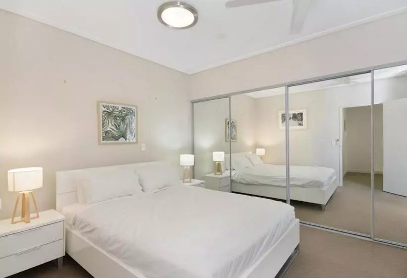 ホテル The Dalgety Apartments