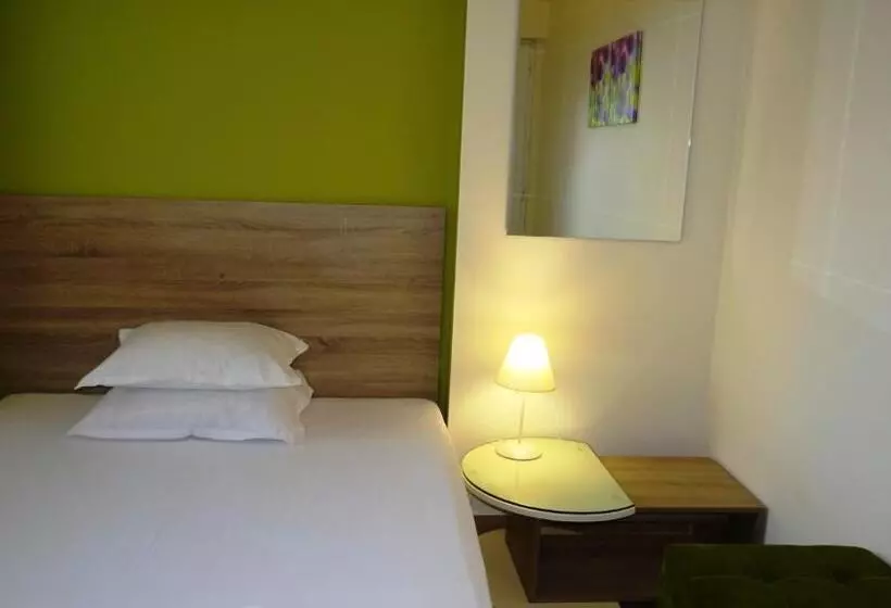 ホテル Guest Rooms Kom