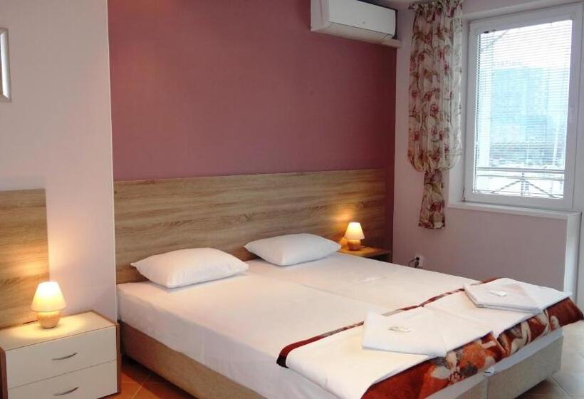 酒店 Guest Rooms Kom