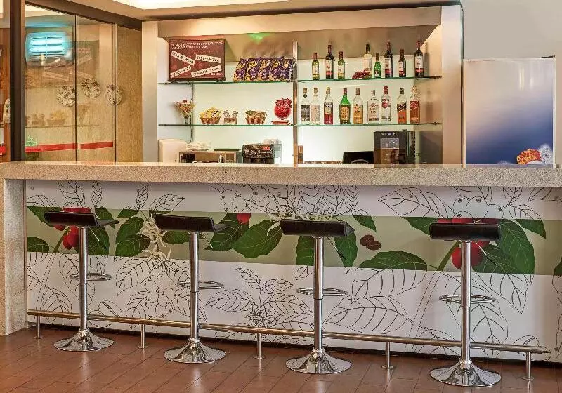 ホテル Ibis Poços De Caldas