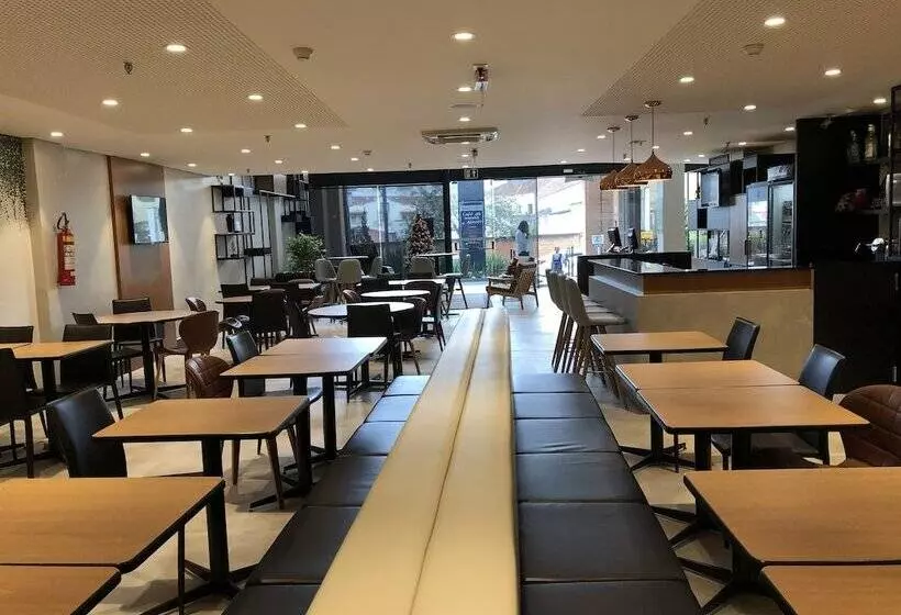 ホテル Ibis Poços De Caldas