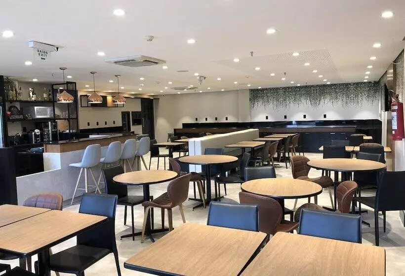 ホテル Ibis Poços De Caldas