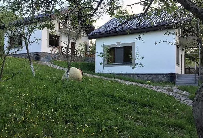 هتل Park Village  & Resort