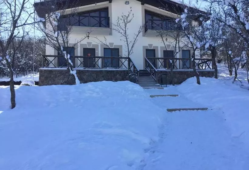 هتل Park Village  & Resort