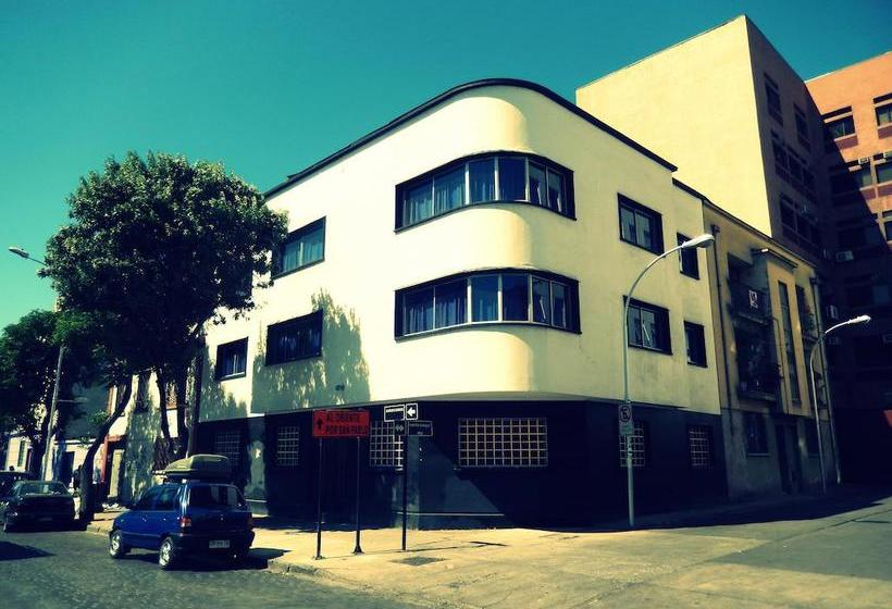 فندق Travellers Place Hostel