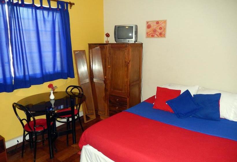 فندق Travellers Place Hostel