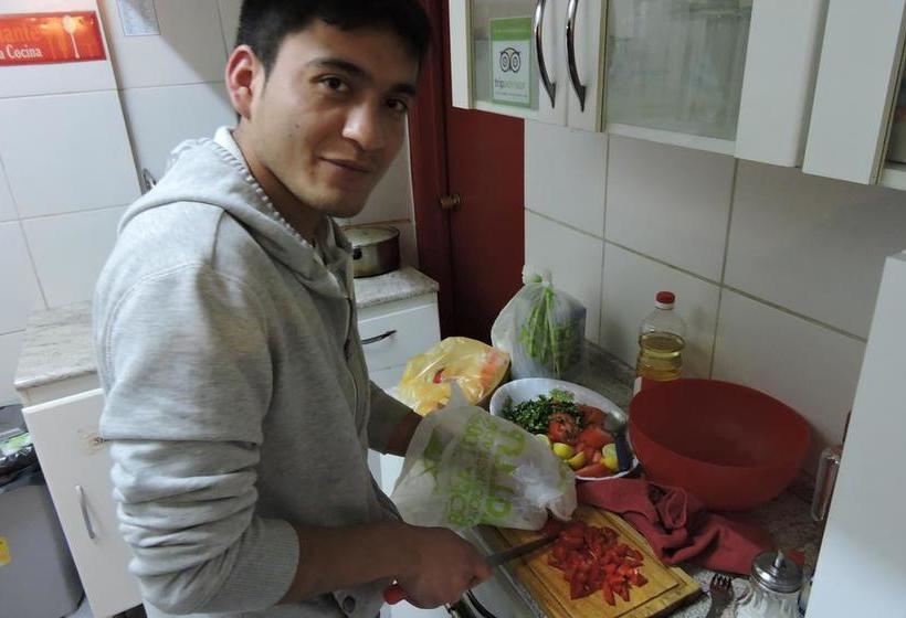 فندق Travellers Place Hostel