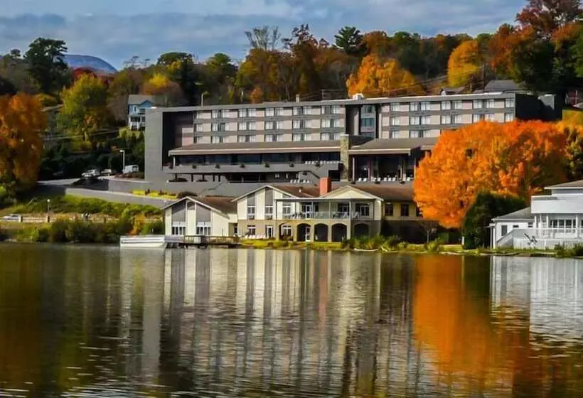 Hotelli The Terrace At Lake Junaluska