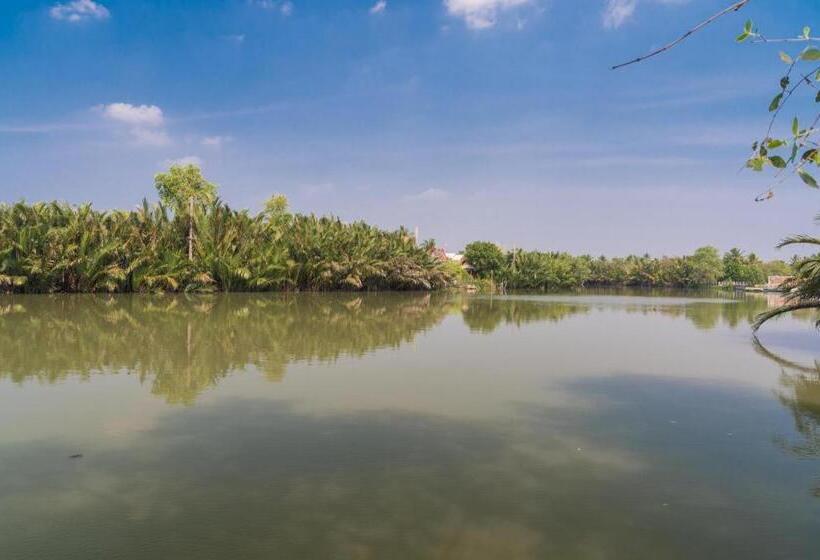 فندق Baan Suan Nuan Ta