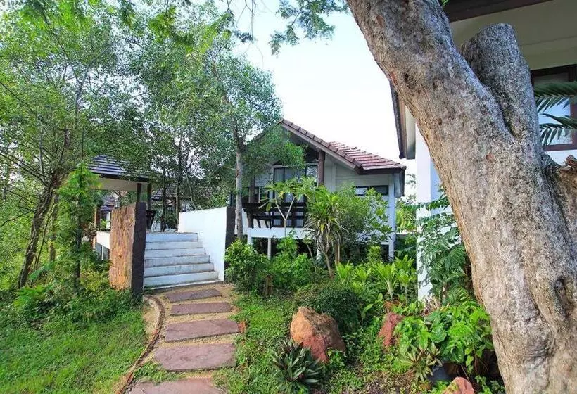 ホテル Baan Suan Nuan Ta