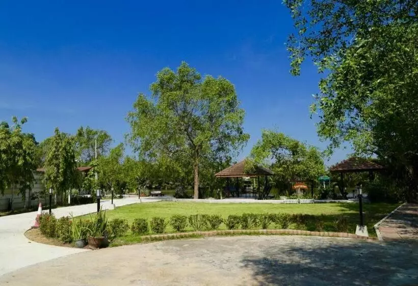 ホテル Baan Suan Nuan Ta
