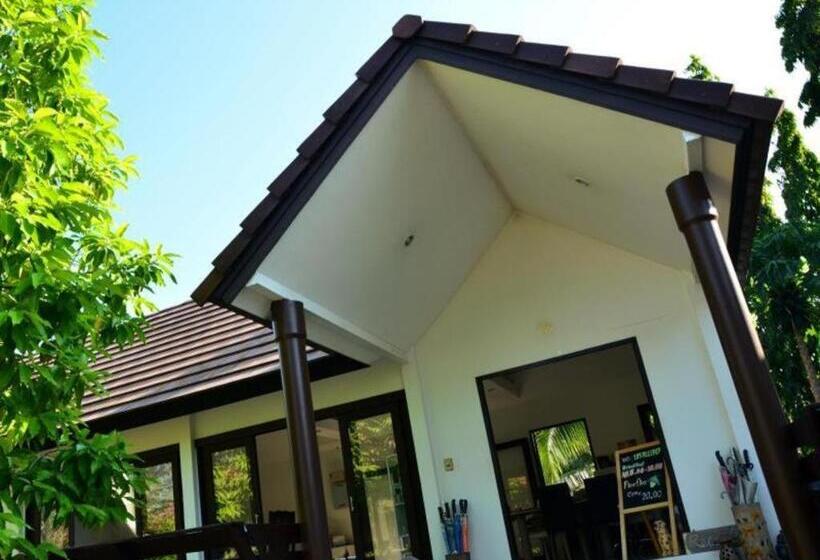 فندق Baan Suan Nuan Ta