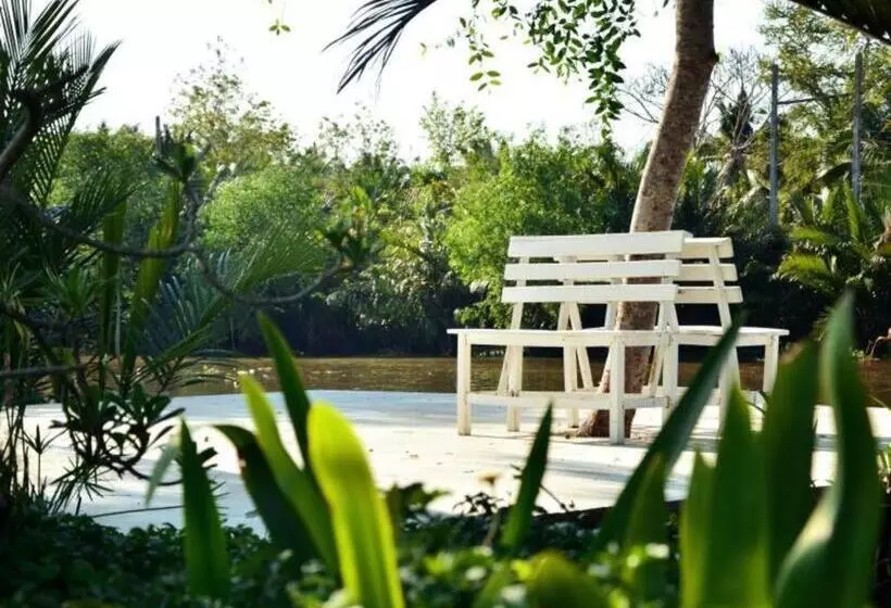 ホテル Baan Suan Nuan Ta